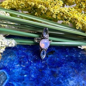TANZANITEโ&PINK MILKY OPAL 3 STONE RING